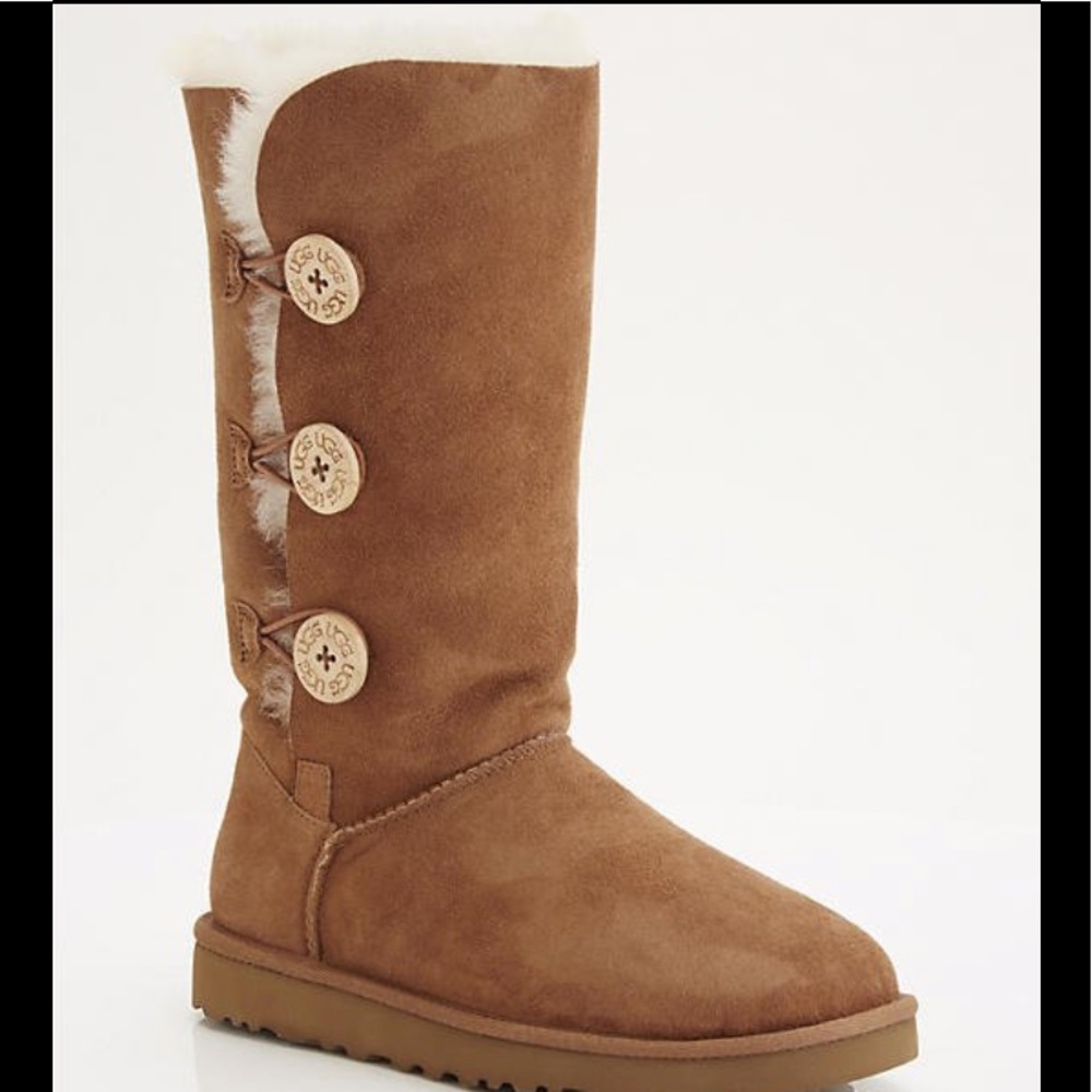 Ugg Bailey Button boots in Chestnut, size 8